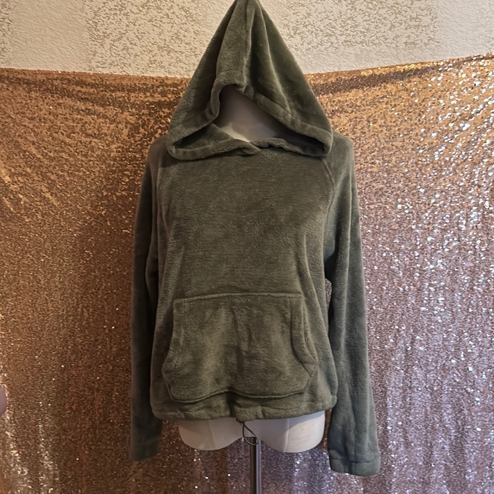 Hippo Rose green long sleeve hoodie (medium)